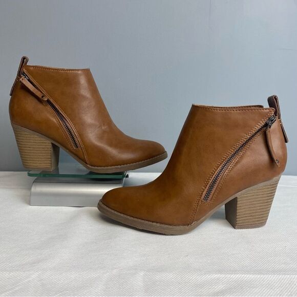 Faded Glory Shoes - Faded Glory  zippered ankle boots size 8.5 Light Brown, 3.5"heels